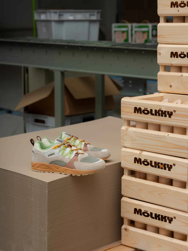 KARHU Fusion 2.0 x MÖLKKY Turtledove Shadow Lime