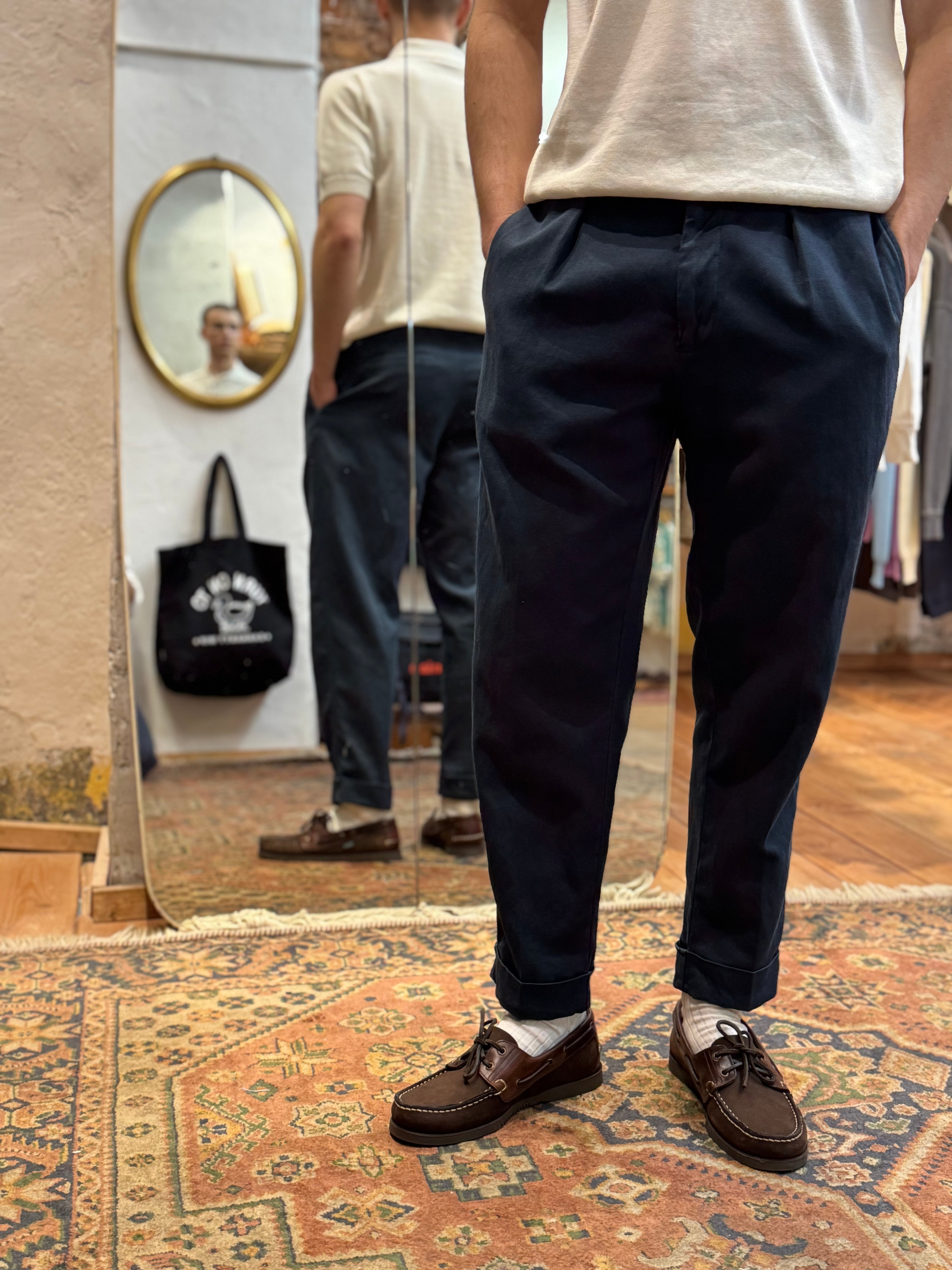 FRESH Camogli Pleated Cotton Chino Pants In Navy