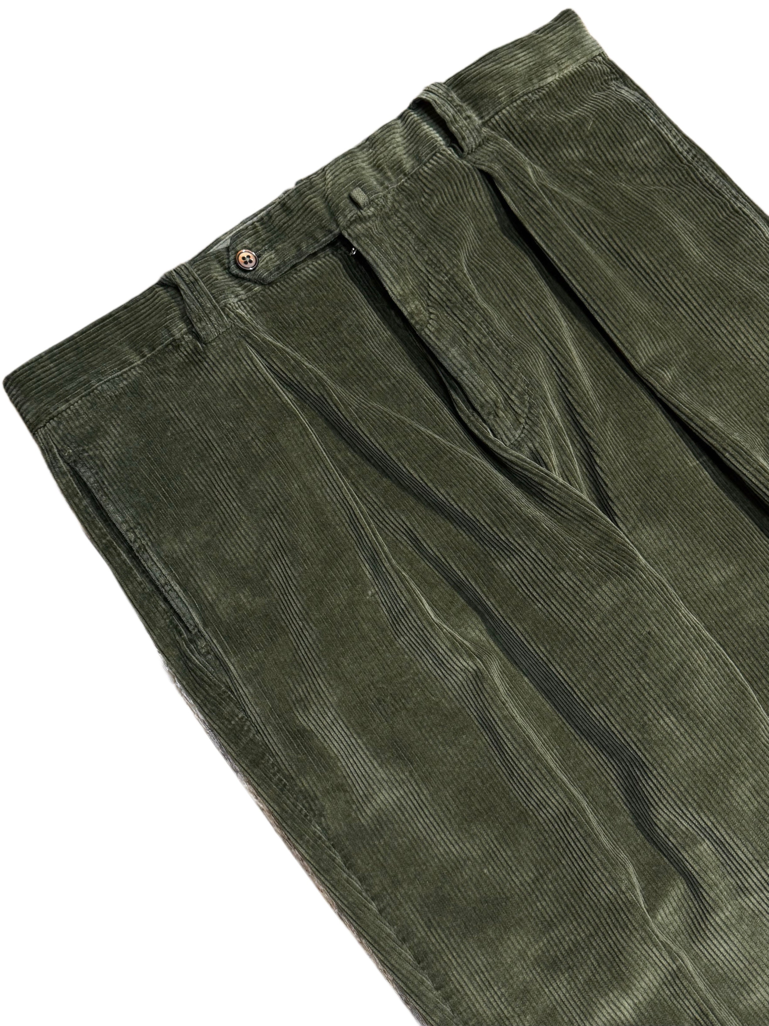 FRESH Camogli Corduroy Pleated Chino Pants In Green