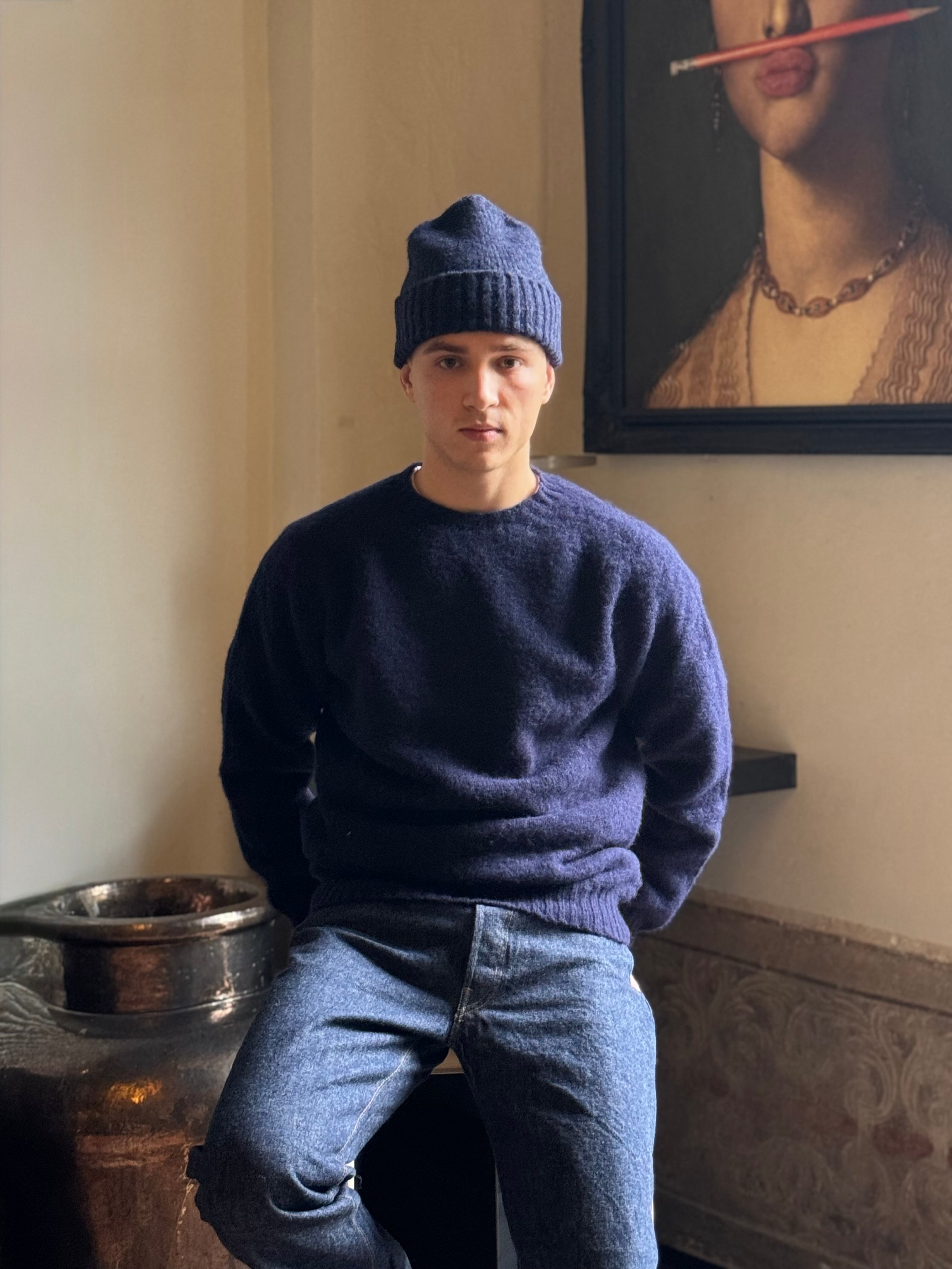 FRESH Sean Shaggy Shetland Wool Jumper In Navy
