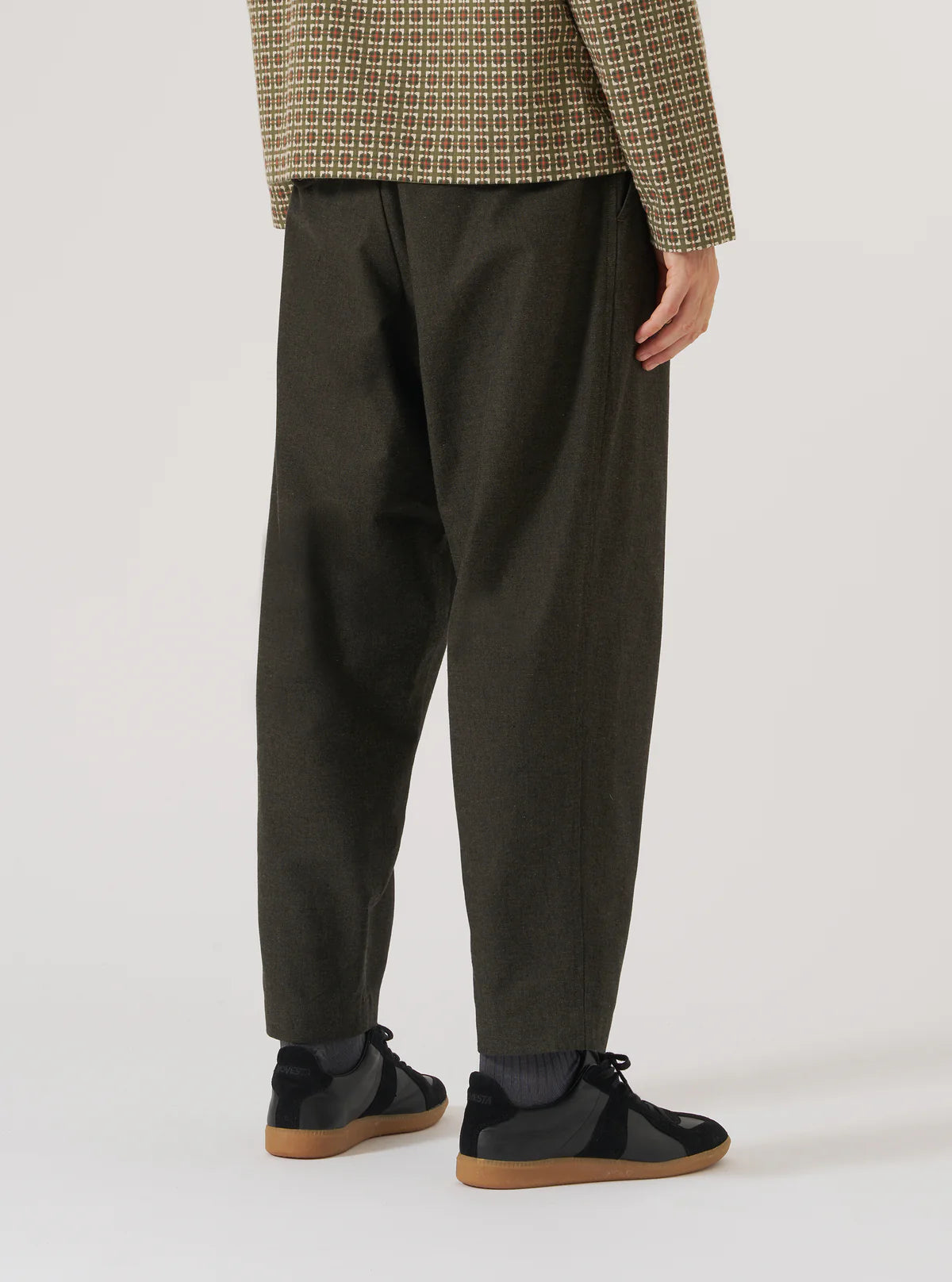 UNIVERSAL WORKS Olive Lucca Suiting Three Button Jacket