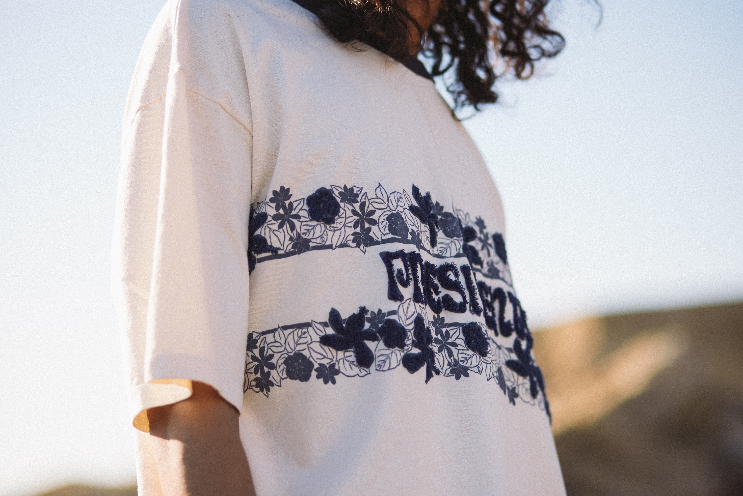 T-shirt fleuri PRESIDENT en jersey délavé écru et bleu
