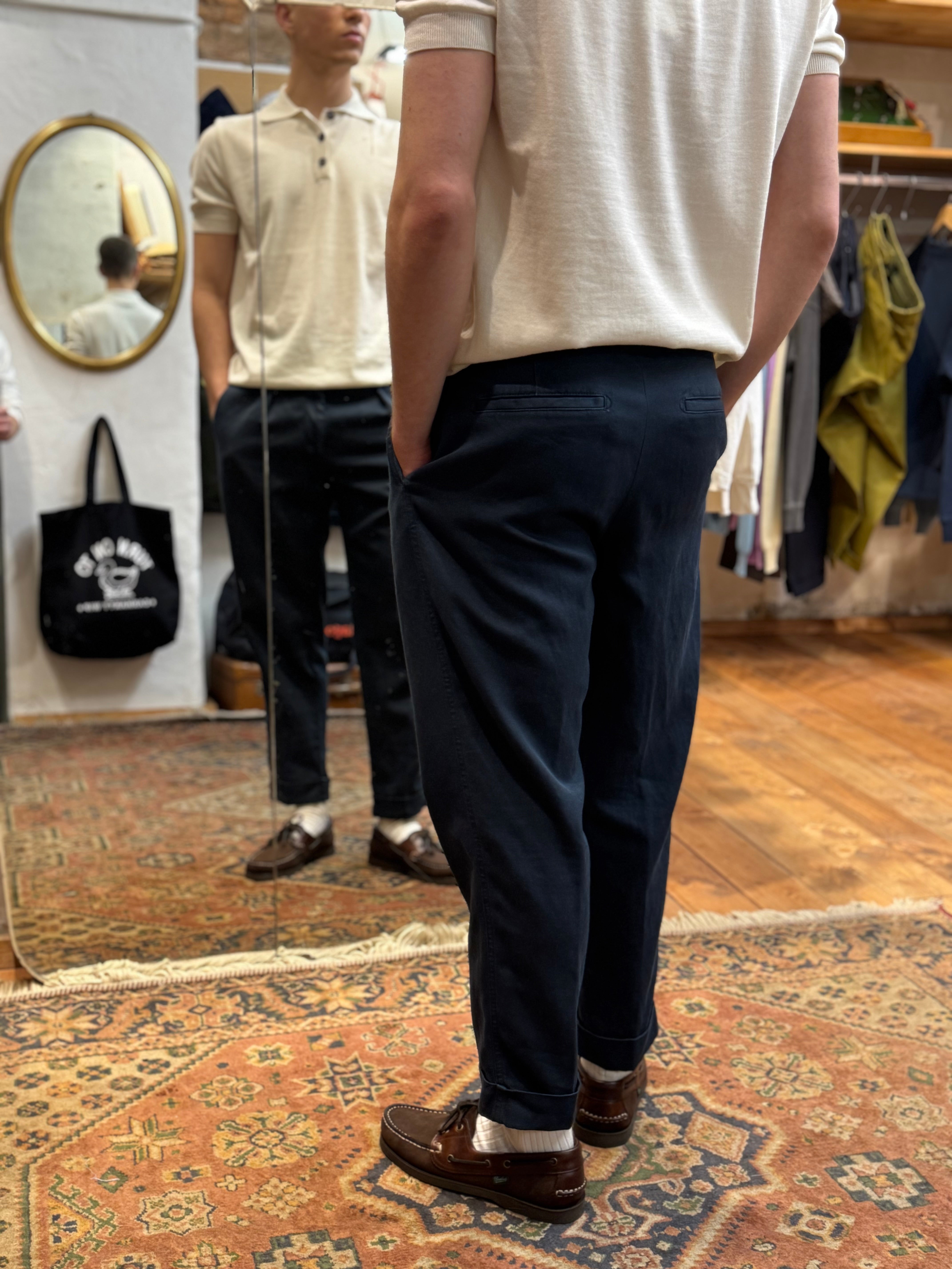 FRESH Camogli Pleated Cotton Chino Pants In Navy