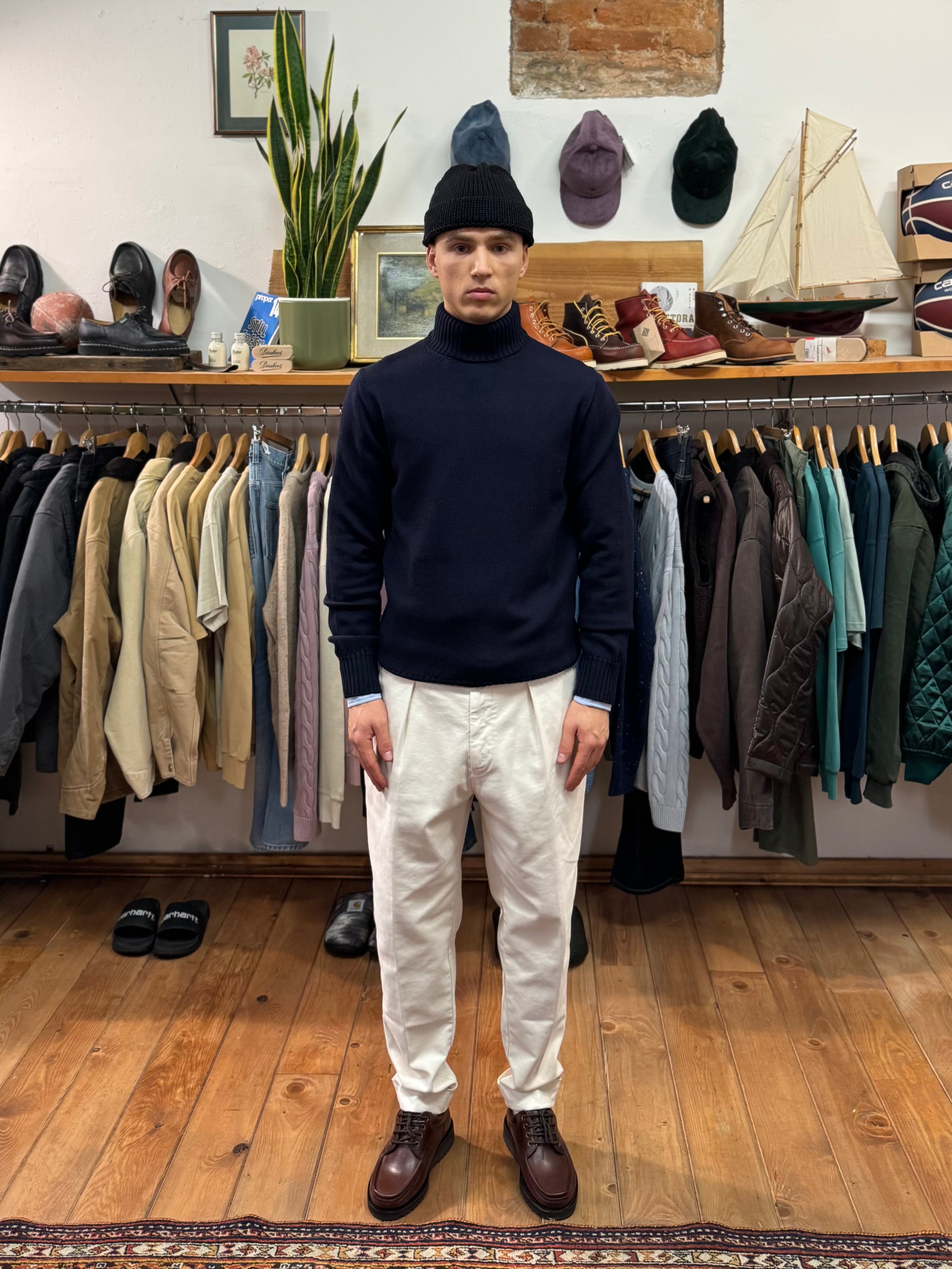 FRESH Connery MerIno Wool Roll Neck in Navy