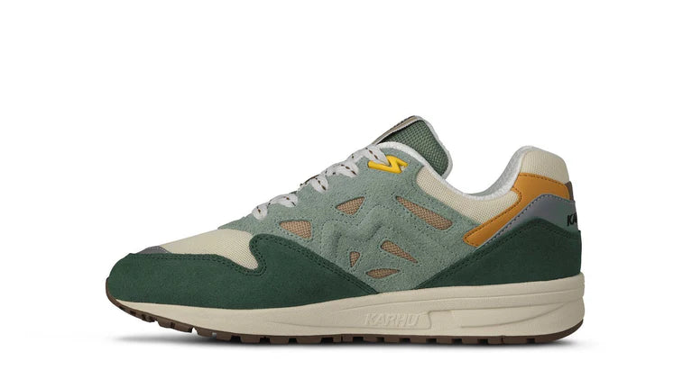 KARHU Legacy 96 x MÖLKKY Corona d'alloro Tortora caldo