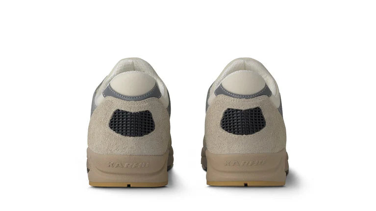 KARHU Aria 95 x MÖLKKY Turtledove Iceberg Green
