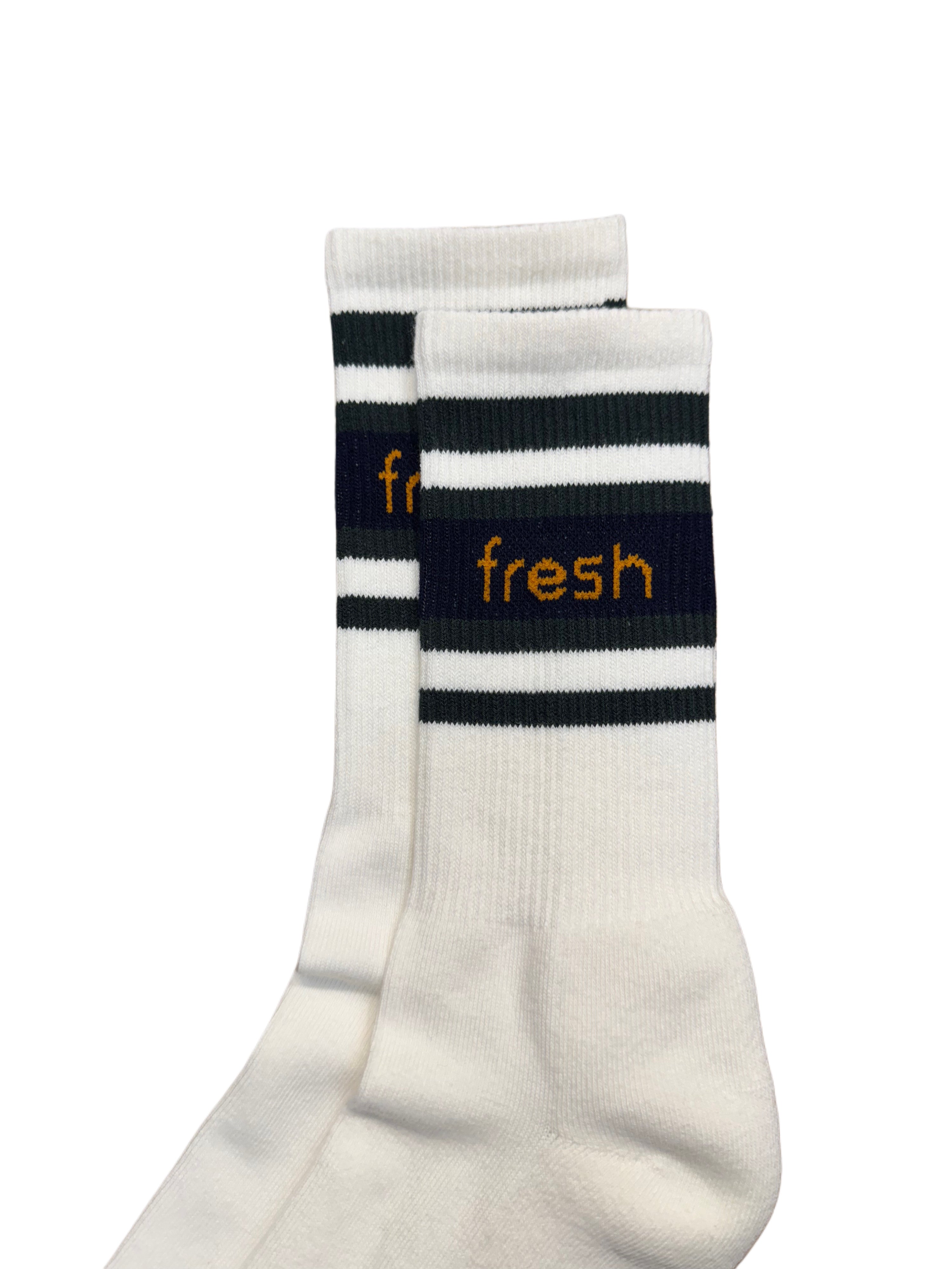 FRESH Cardigan Lovers Cotton Mid-Calf Lenght Socks in White Navy