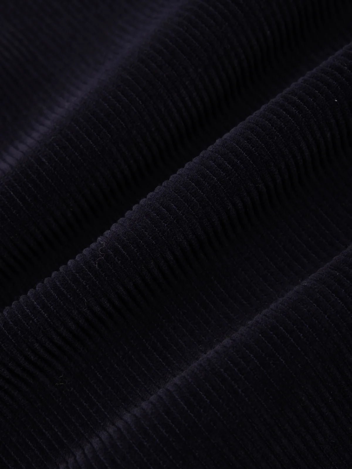 Pantalon KESTIN Doune en velours côtelé biologique 8 raies coloris Ink Navy