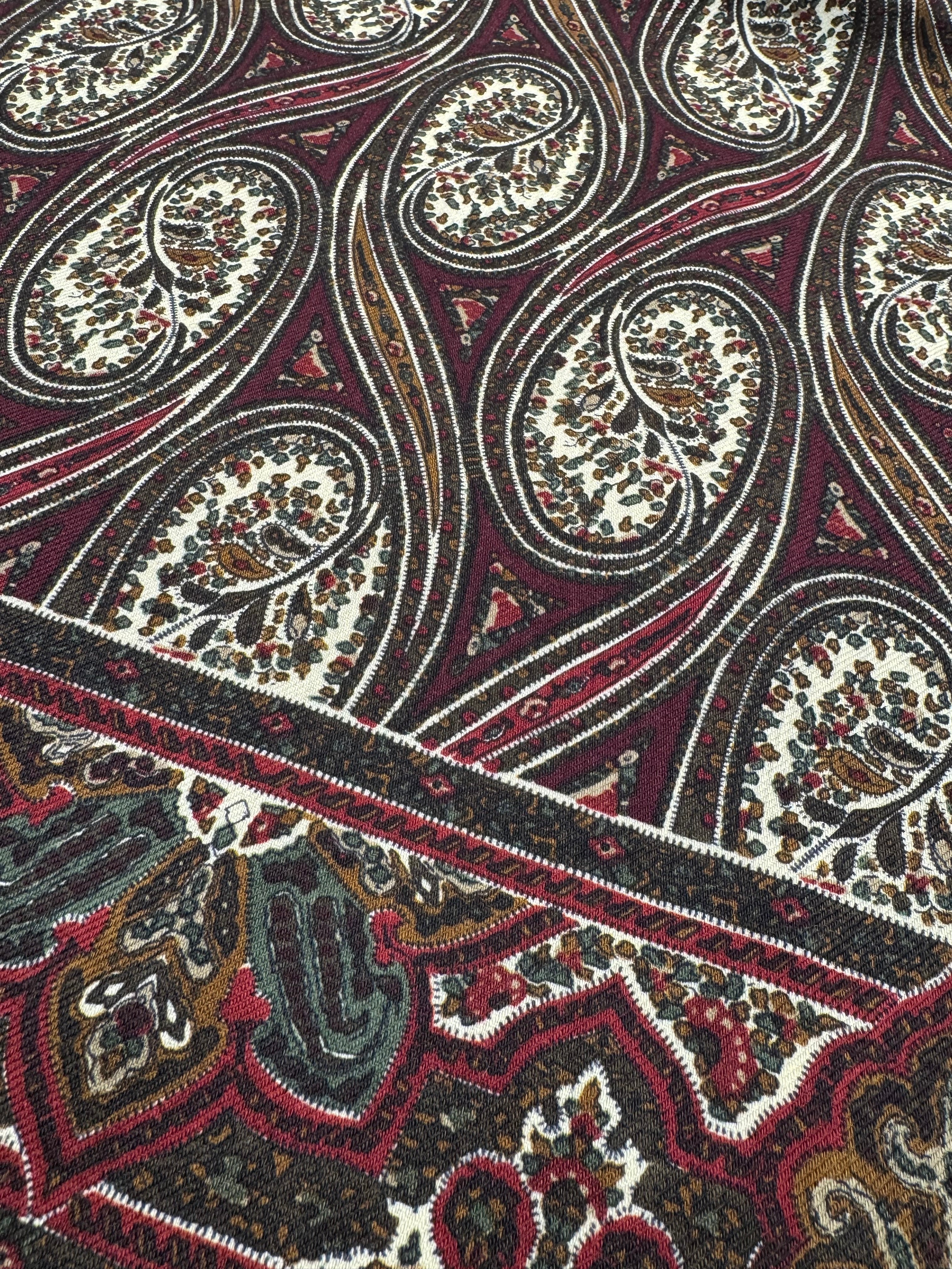 FRESH Fine Wool Scarf in Bordeaux Paisley