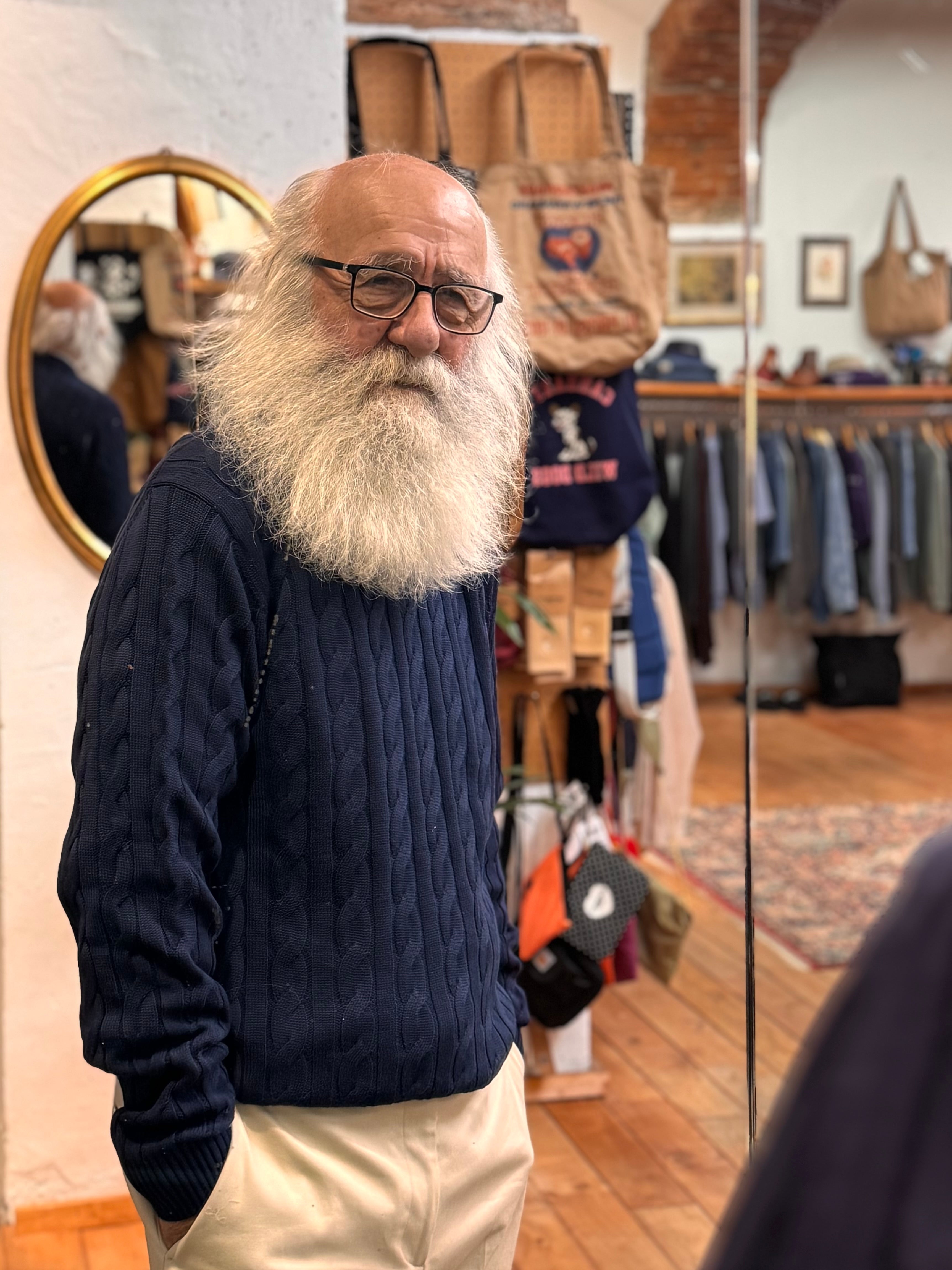 Pull en maille torsadée en coton marine NEUF
