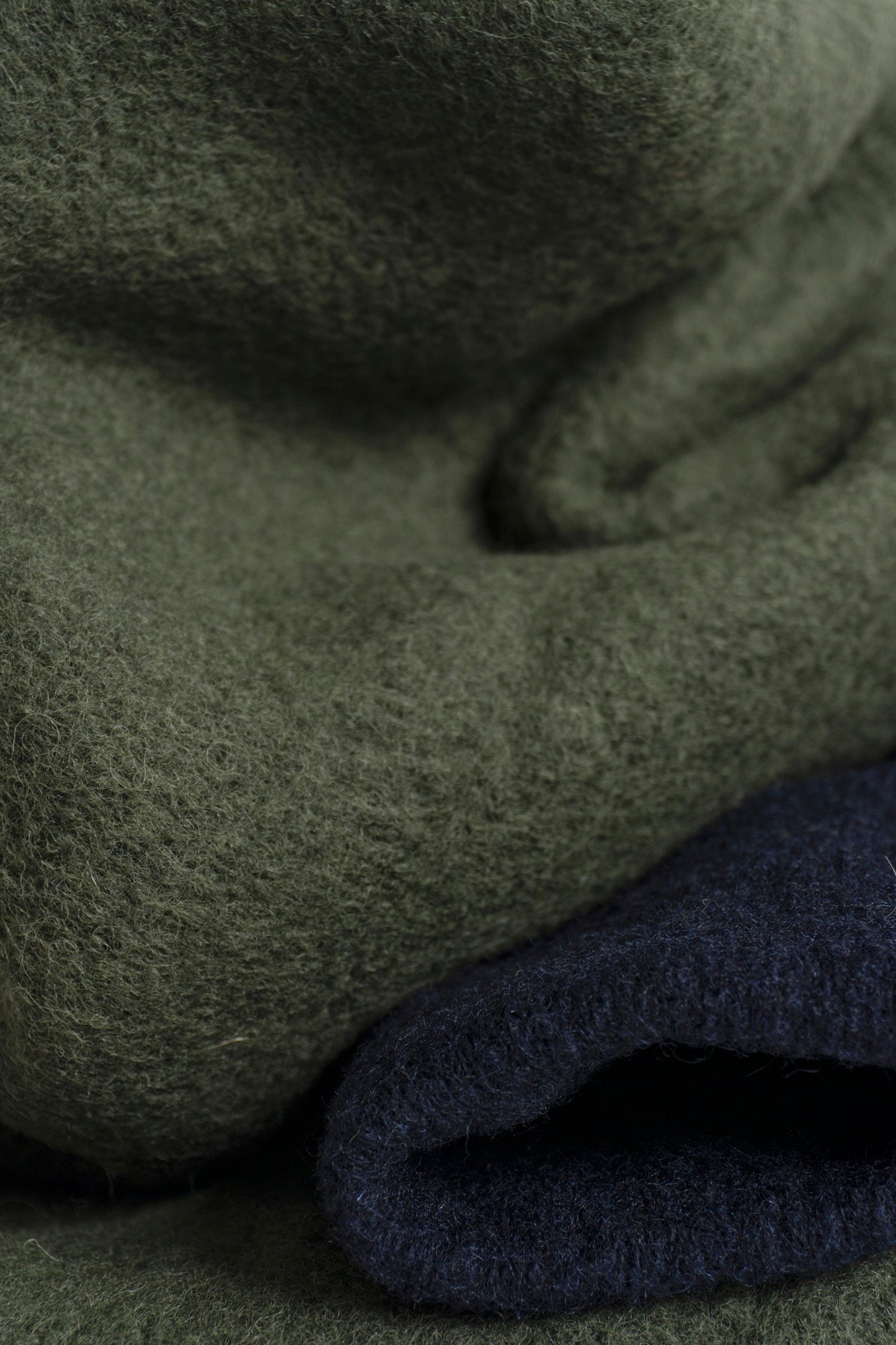 UNIVERSAL WORKS x Fresh Cardigan Wool Fleece Olive Rust