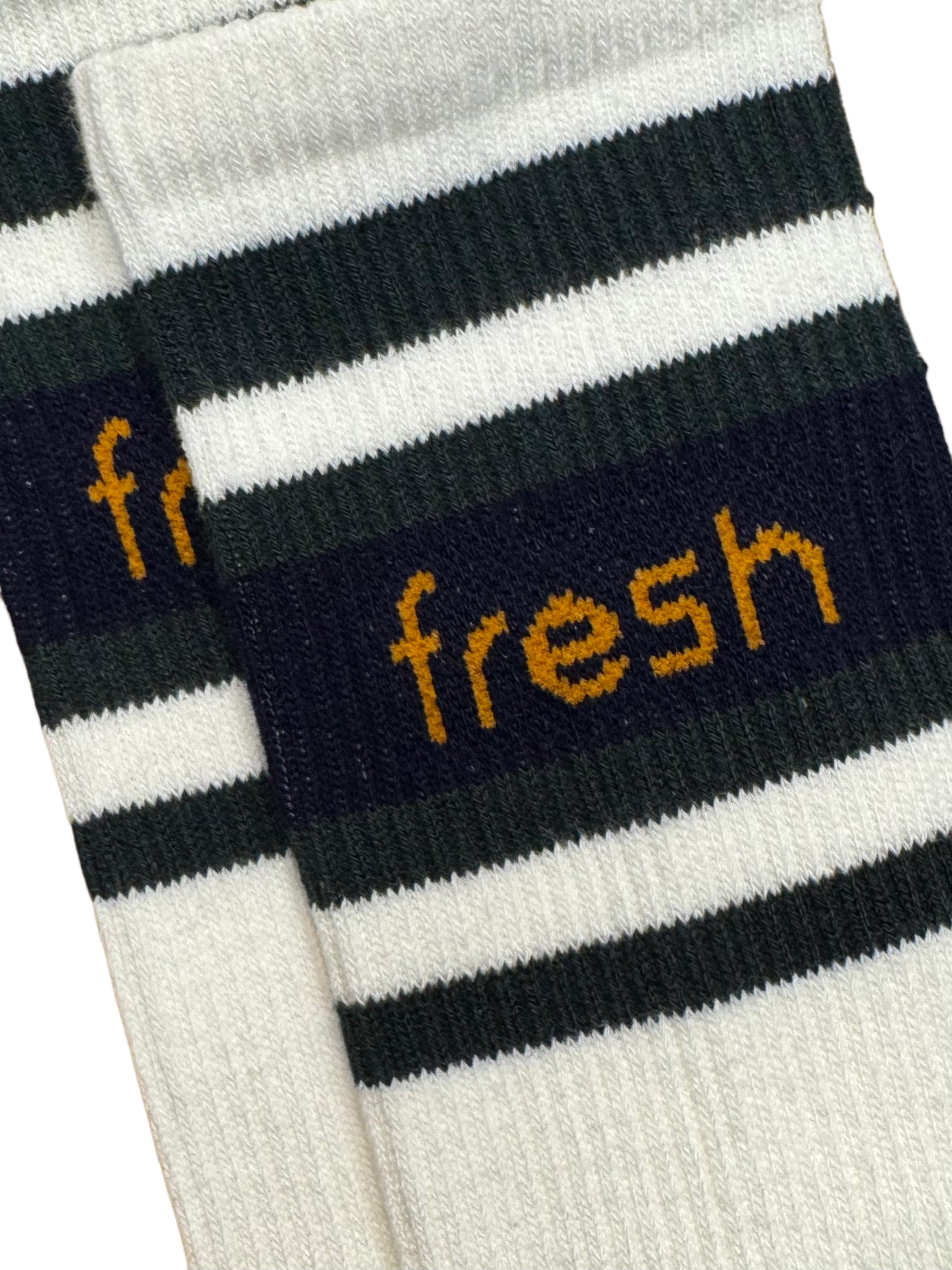 FRESH Cardigan Lovers Cotton Mid-Calf Lenght Socks in White Navy