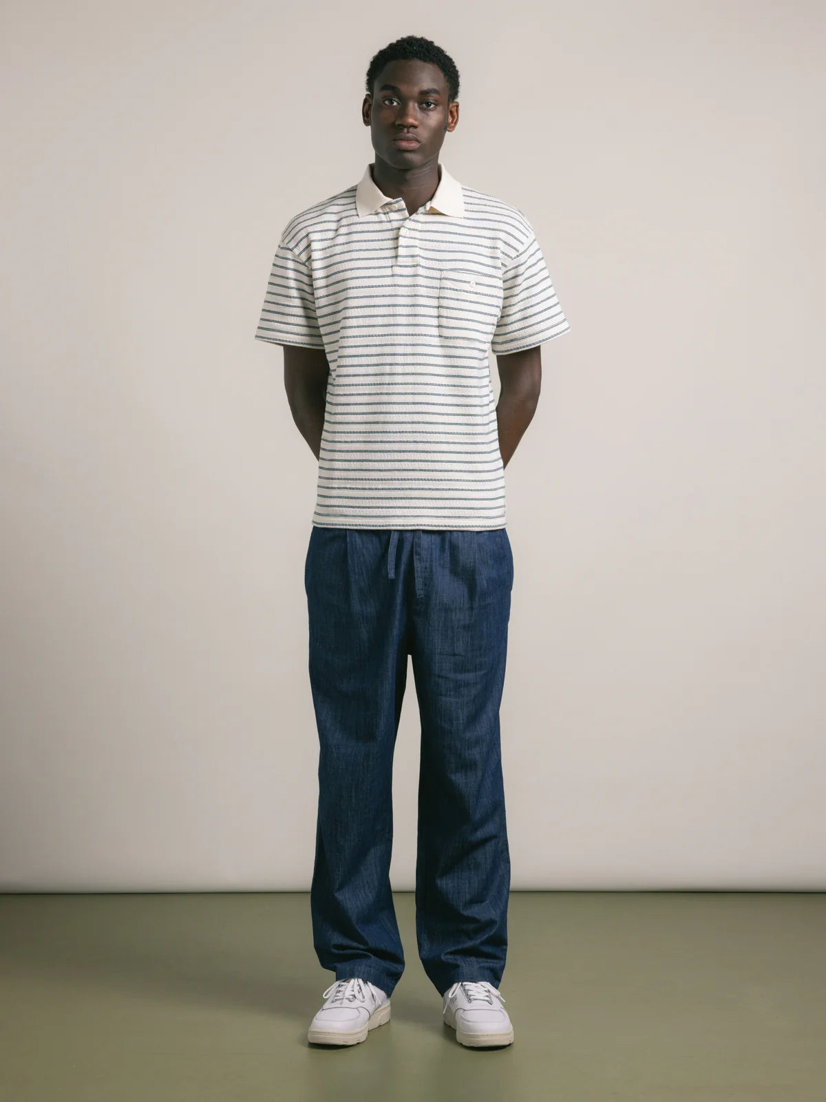 Polo KESTIN Fly Dunn a righe in maglia di cotone organico ecru verde
