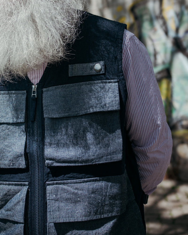 UNIVERSAL WORKS Photographers Gilet In Navy Grey Lord Cotton Linen