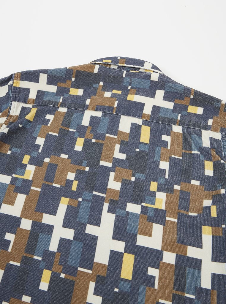 Camicia standard UNIVERSAL WORKS in cordoncino stampato quadrato blu scuro
